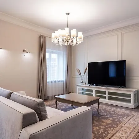 Luxury 2bdr Heart Of Old Town