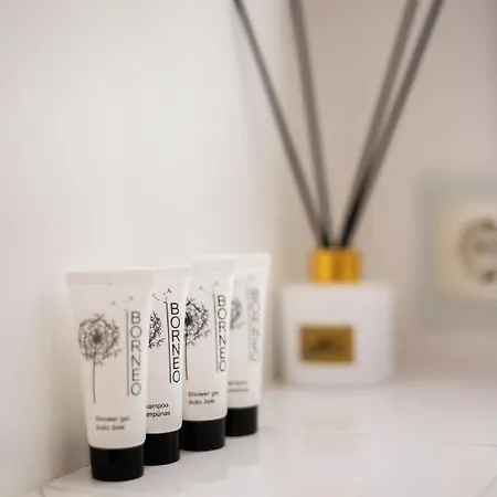 Апартаменти Luxury 2bdr Heart Of Old Town