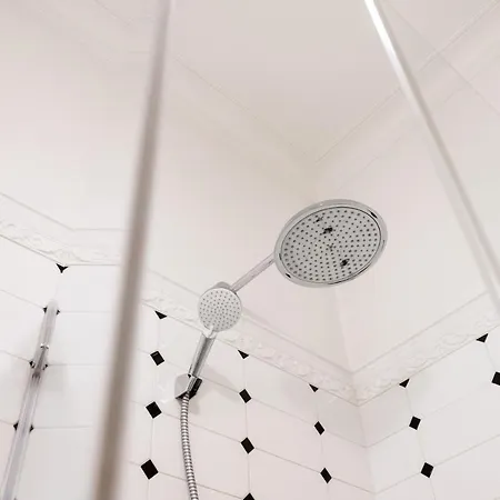 Апартаменти Luxury 2bdr Heart Of Old Town