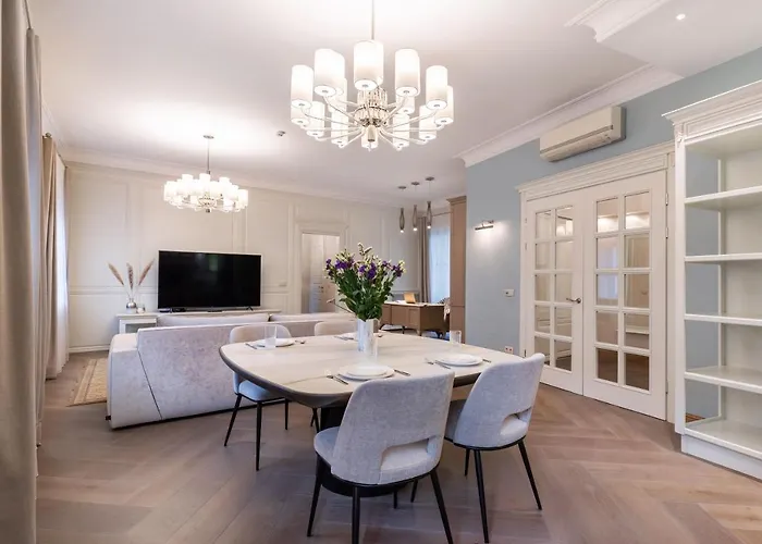 Apartment Luxury 2bdr Heart Of Old Town Vilnius