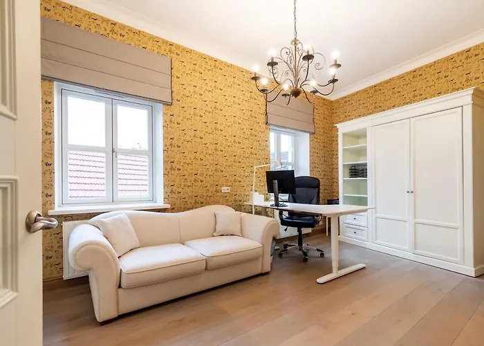 Luxury 2bdr Heart Of Old Town