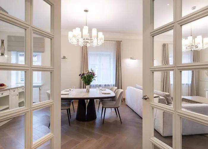 Luxury 2bdr Heart Of Old Town