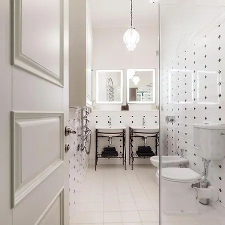 아파트 Luxury 2bdr Heart Of Old Town