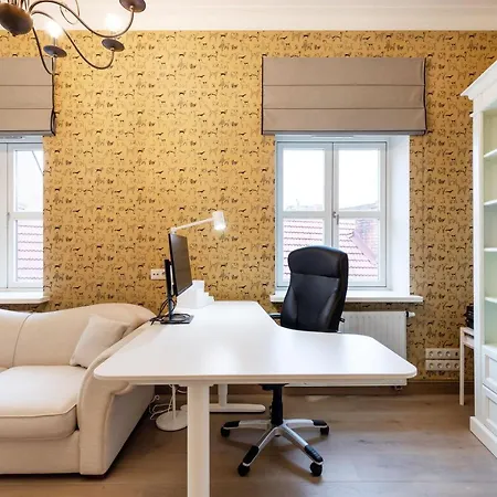Luxury 2bdr Heart Of Old Town 아파트