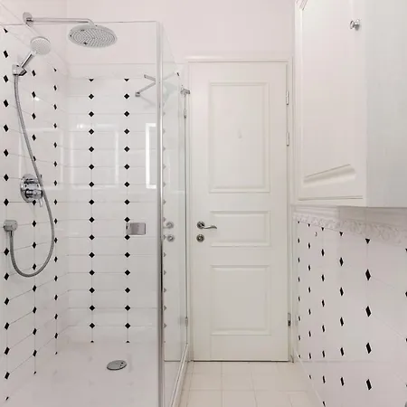 Luxury 2bdr Heart Of Old Town 아파트